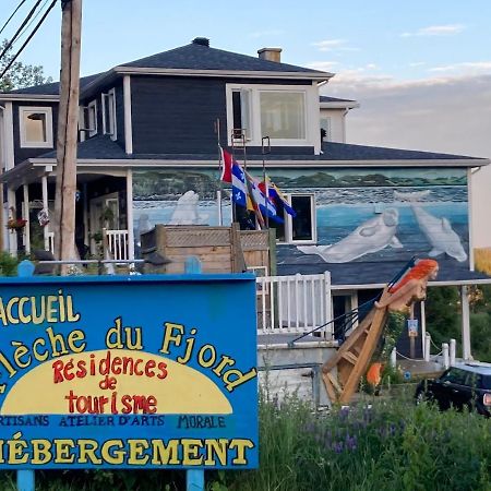 Suite 2 Fleche Du Fjord Vue Saguenay Mont Valin Saint-Fulgence Экстерьер фото